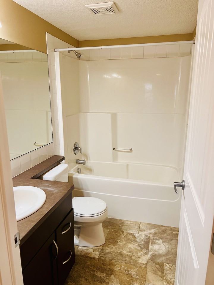 115 Prestwick Villas Se - Photo 5 of 13