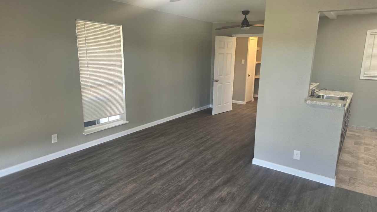 415 Potosi St - Photo 2 of 22