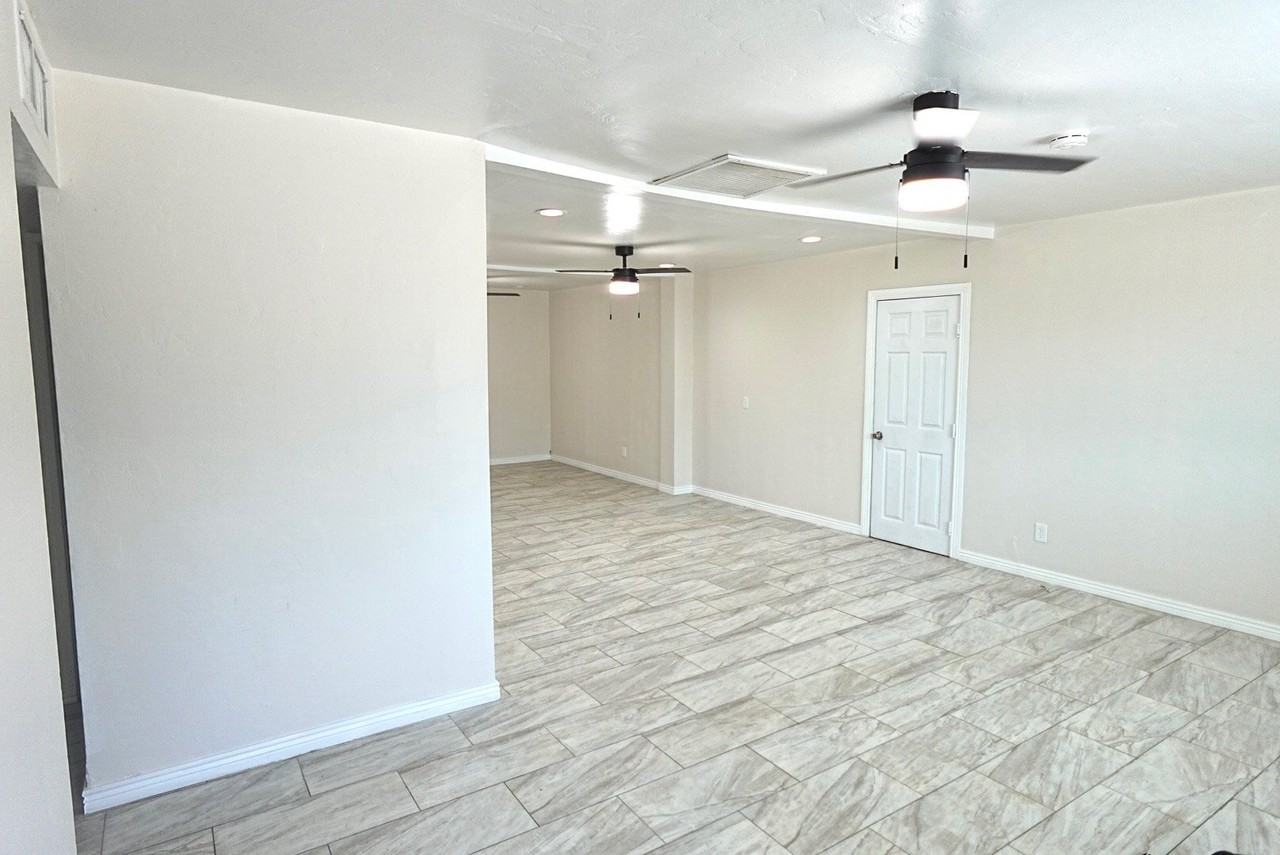 8102 N 30th Dr - Photo 3 of 20