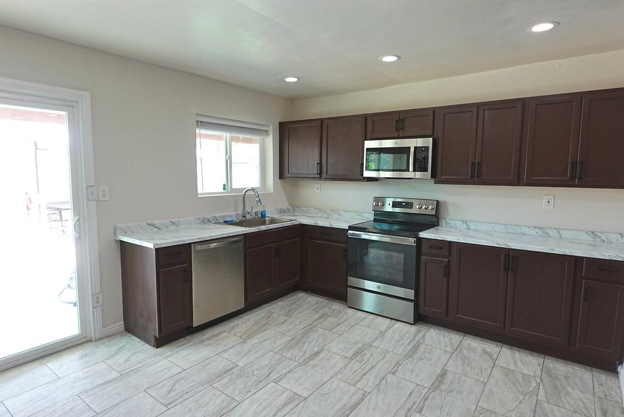 8102 N 30th Dr - Photo 6 of 20