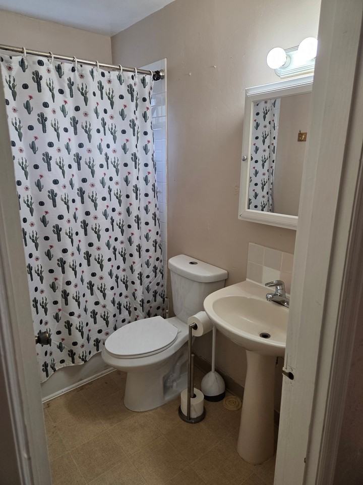 1769 Davidson St Se - Photo 2 of 6