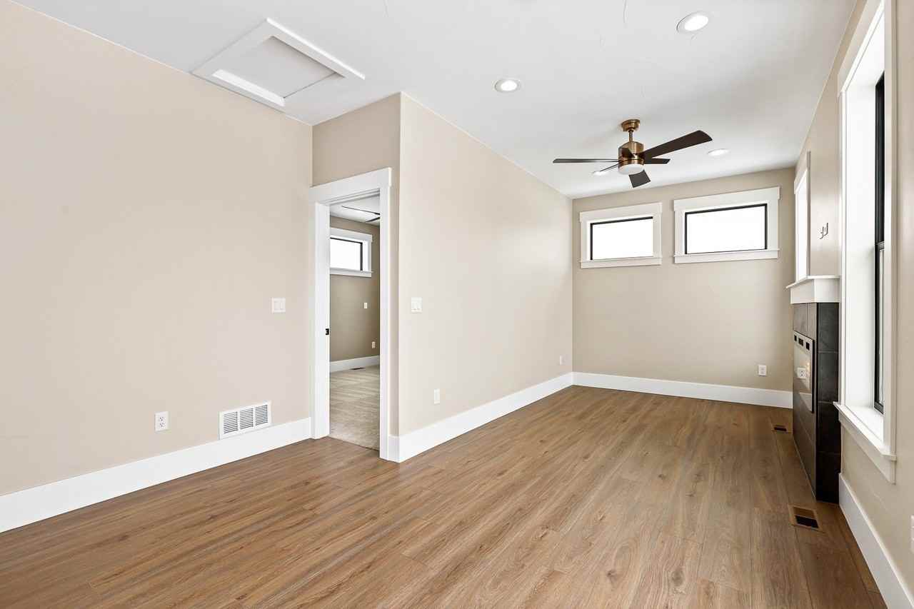205 3rd Ave #B - Photo 6 of 10