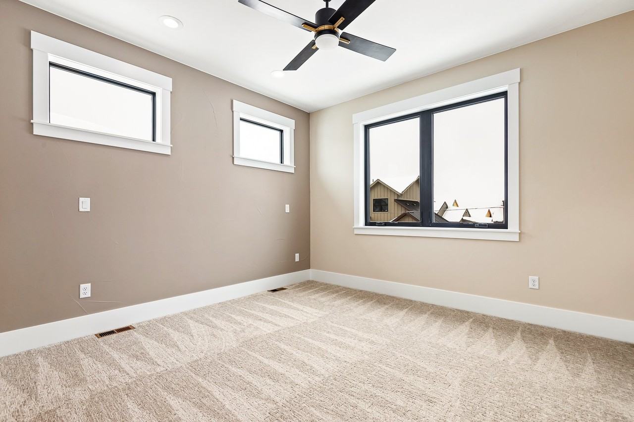 205 3rd Ave #B - Photo 7 of 10