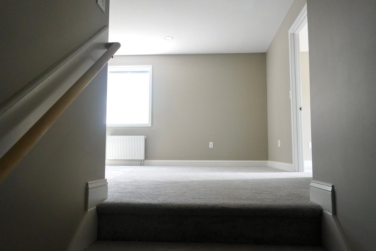 371 Lincoln St #1B - Photo 4 of 11
