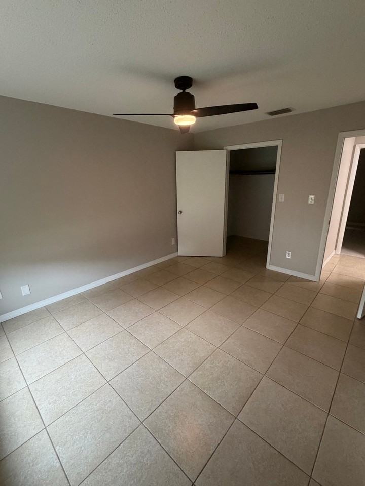 11510 Valencia Dr #B - Photo 4 of 14