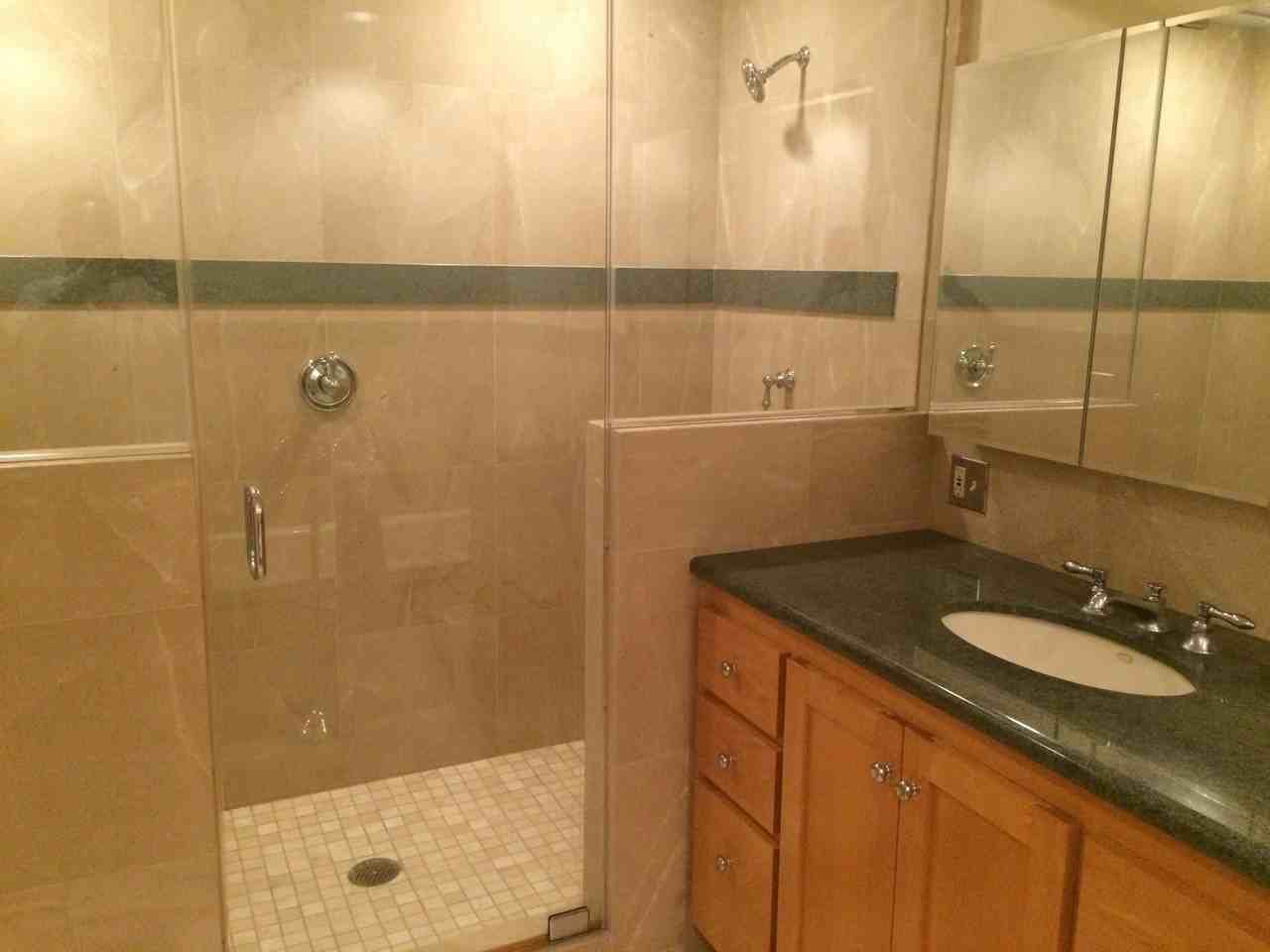 1377 Ardmore Dr - Photo 3 of 9