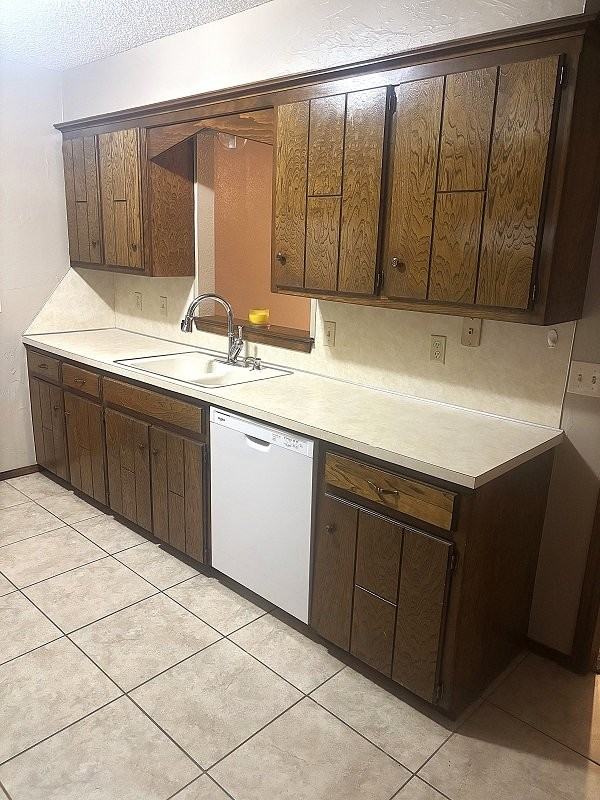 2411 Sw 90th St - Photo 7 of 20