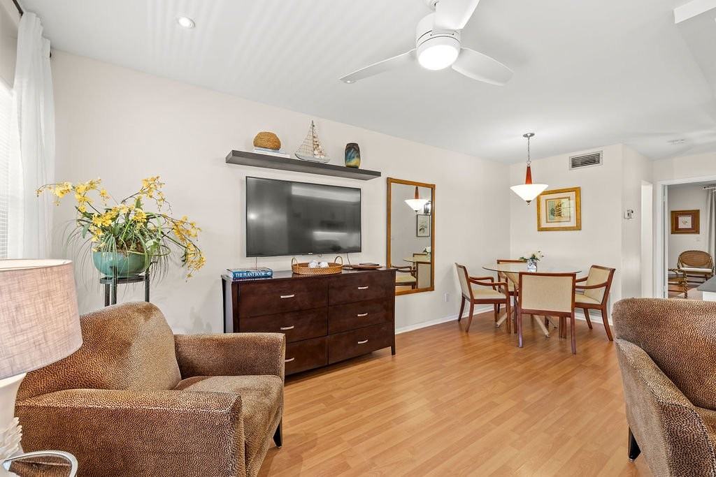 110 Spring Lake Ct - Photo 2 of 20