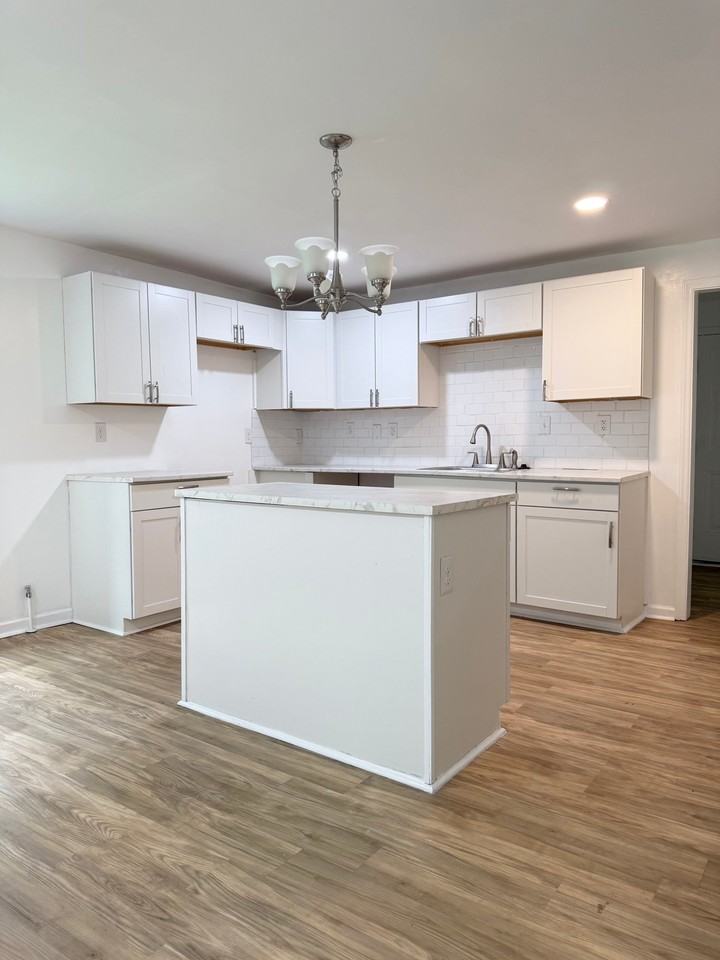 332 Mountain View St - Photo 2 of 10