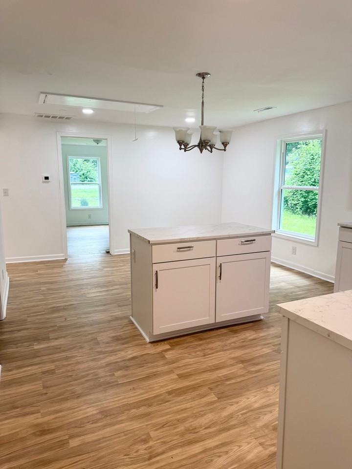332 Mountain View St - Photo 5 of 10