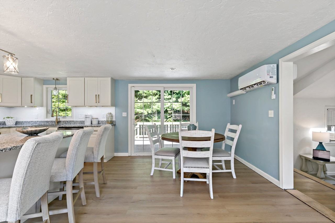34 Surrey Dr - Photo 6 of 20