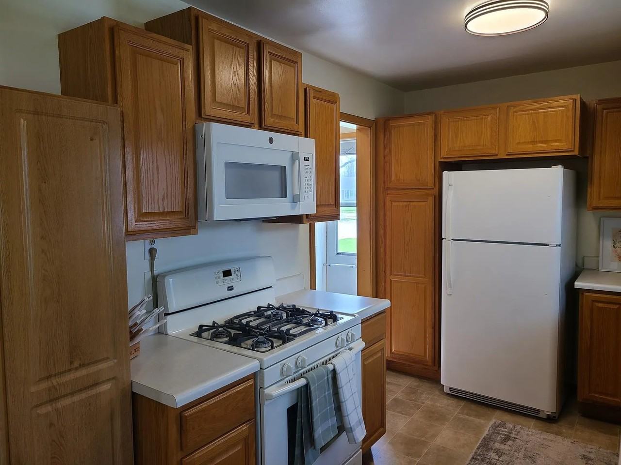 203 N 15th St - Photo 2 of 13