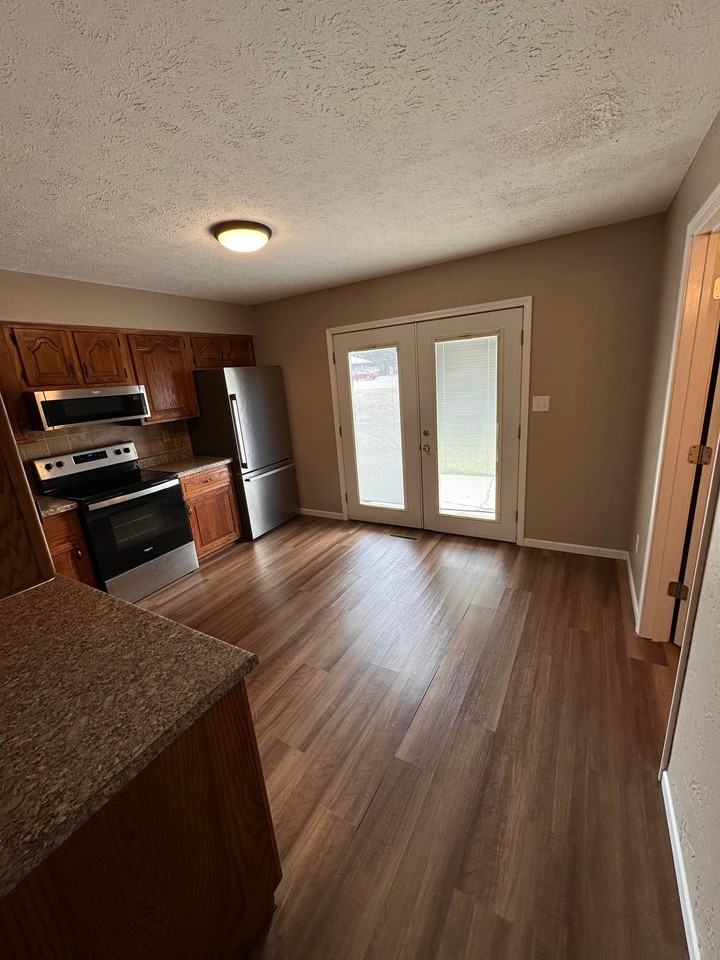 616 Holly St #A - Photo 2 of 12