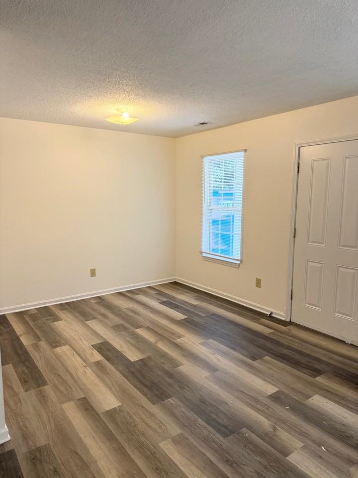 1208 W Walnut Ave - Photo 2 of 10