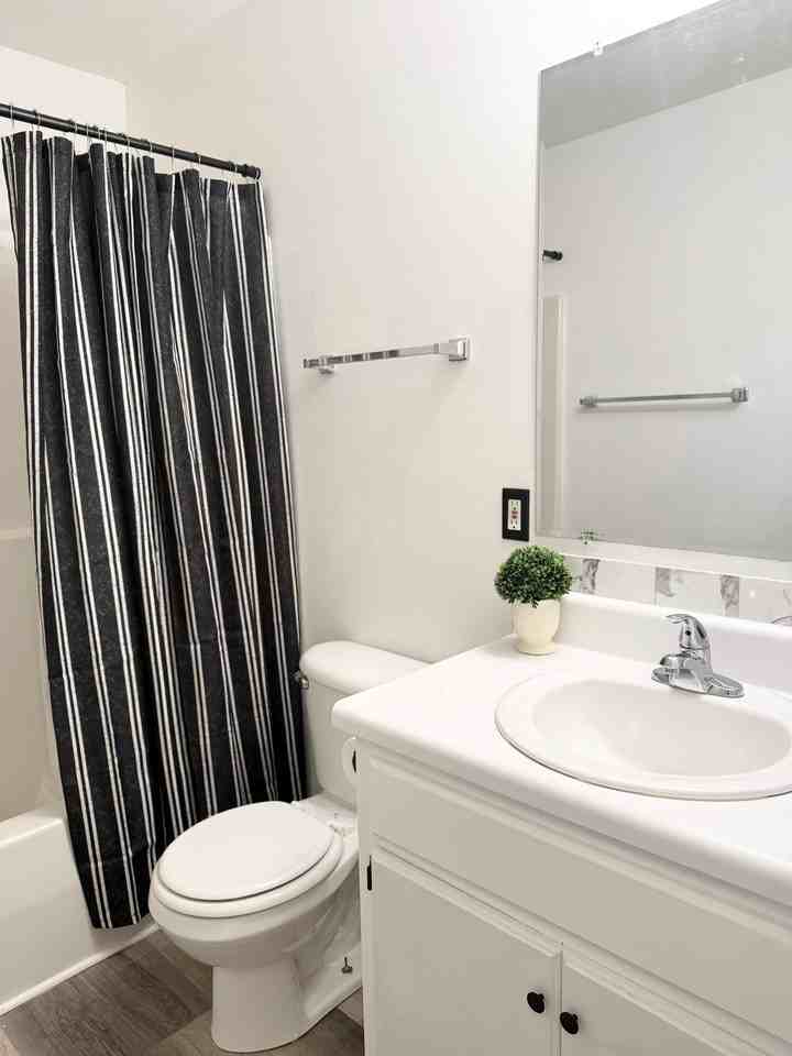 1208 W Walnut Ave - Photo 5 of 10