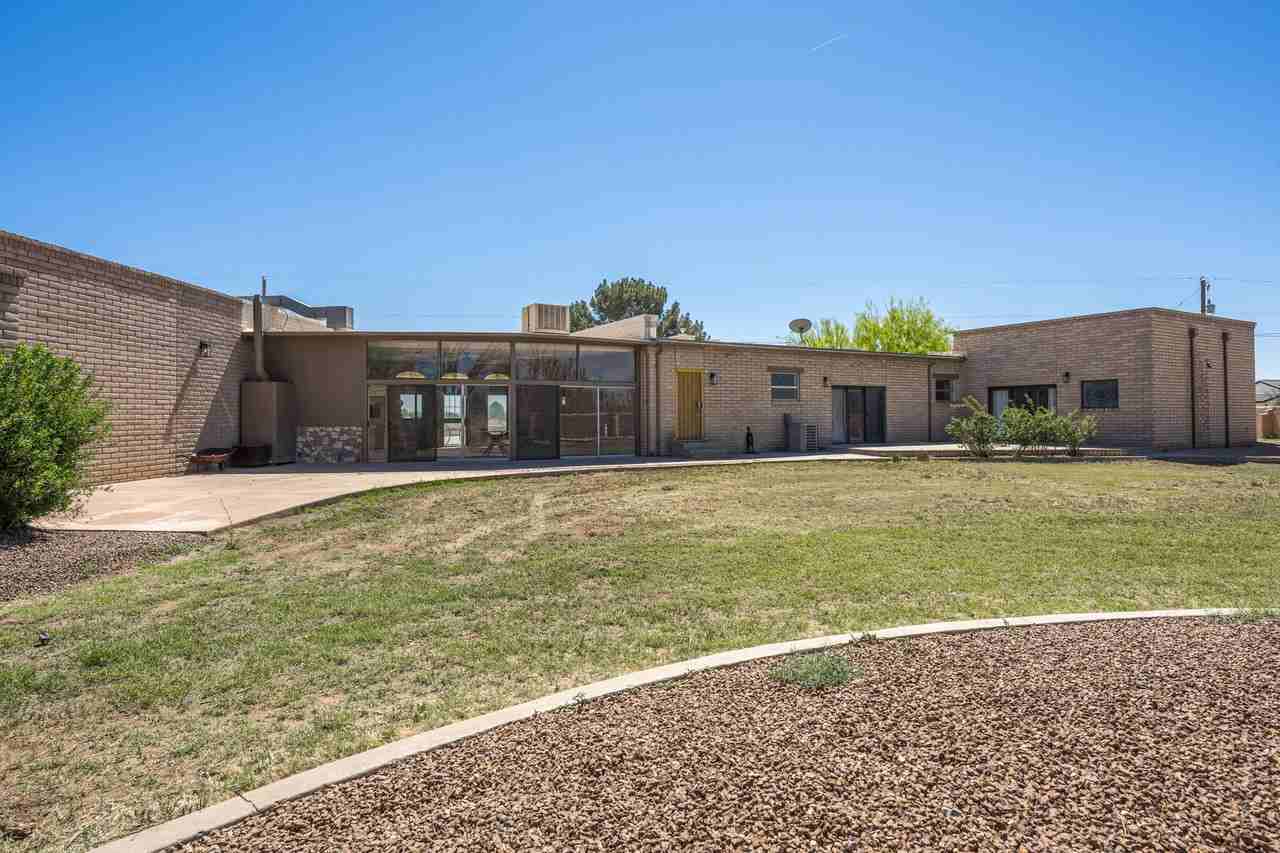 1032 Carver Rd - Photo 3 of 12