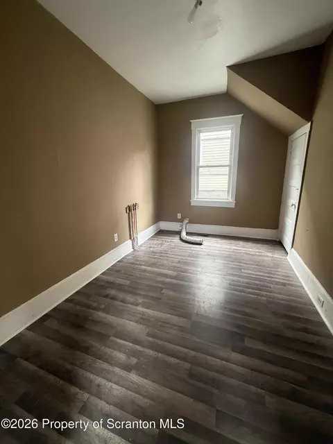 20 Grove St - Photo 3 of 5
