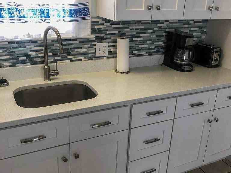 8 Q St #A - Photo 2 of 13