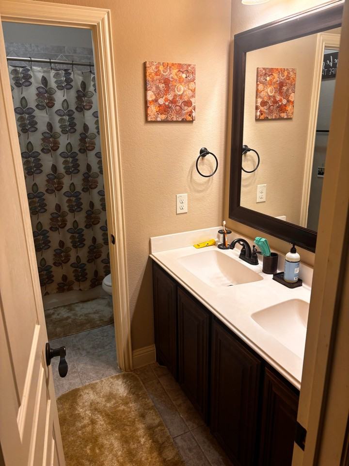 433 Calvert Dr - Photo 2 of 4