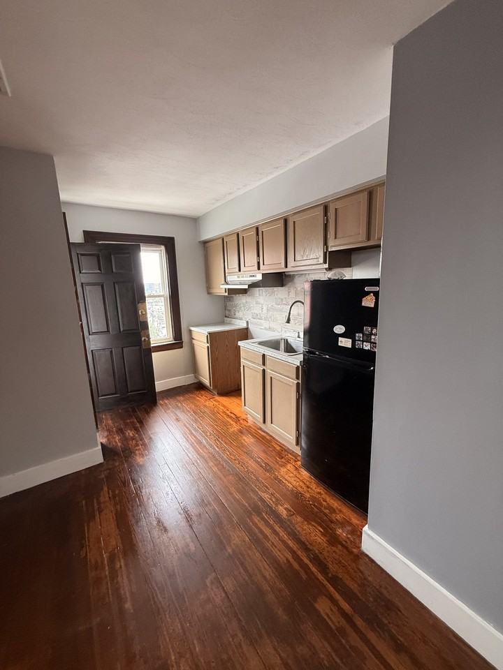 24 Emmett St #4 - Photo 3 of 7