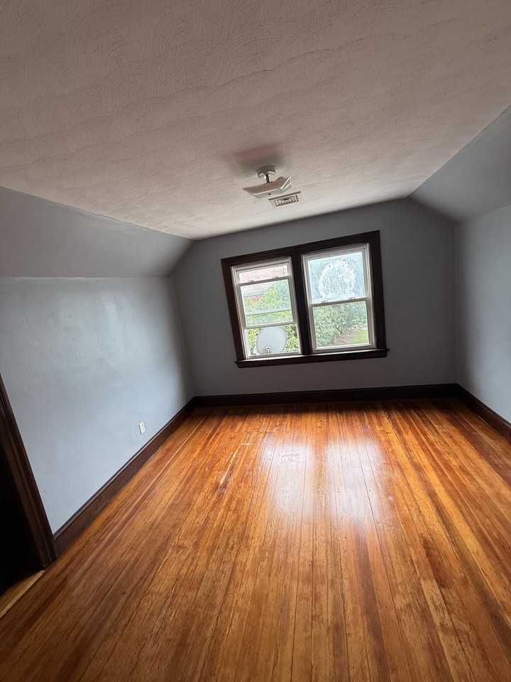 24 Emmett St #4 - Photo 6 of 7