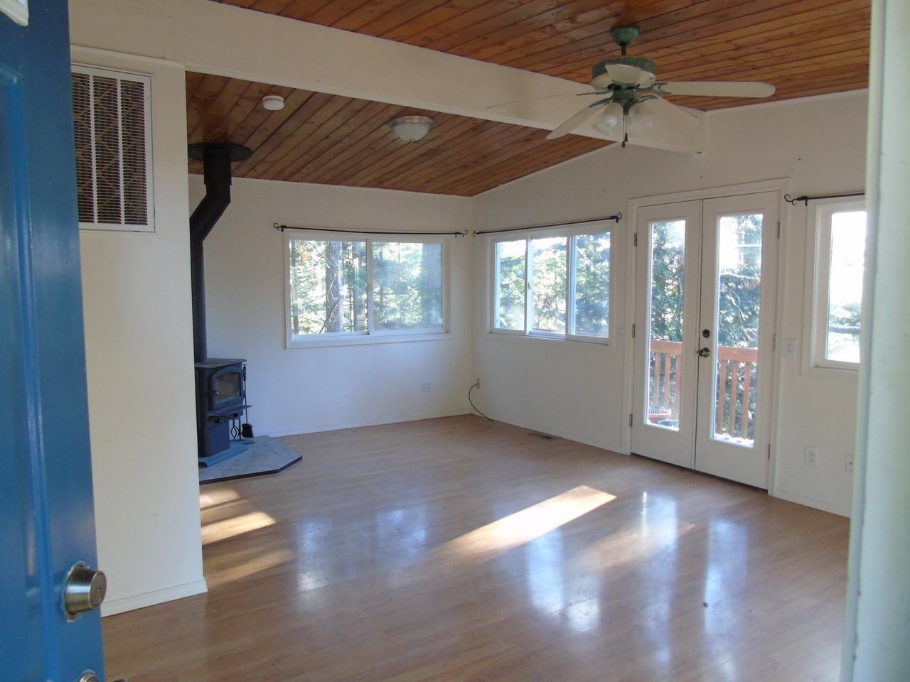 1708 Sapphire Trl - Photo 2 of 20