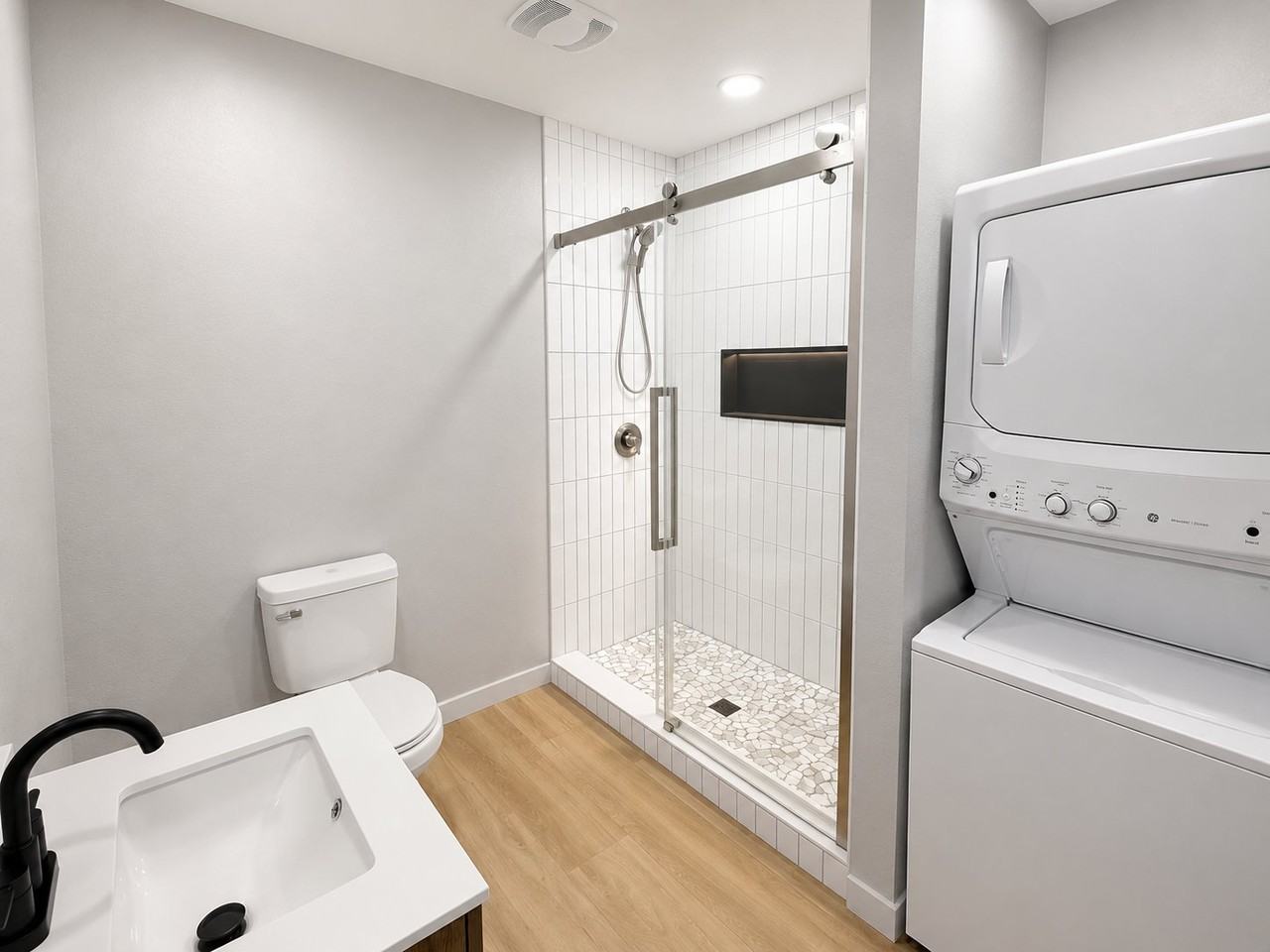 1304 Duke Dr - Photo 2 of 7