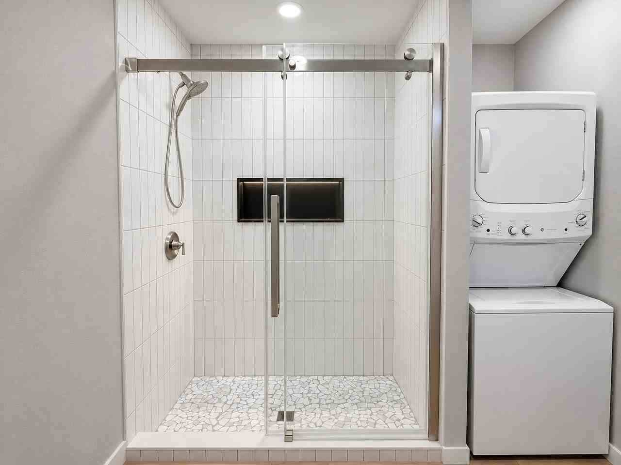 1304 Duke Dr - Photo 3 of 7