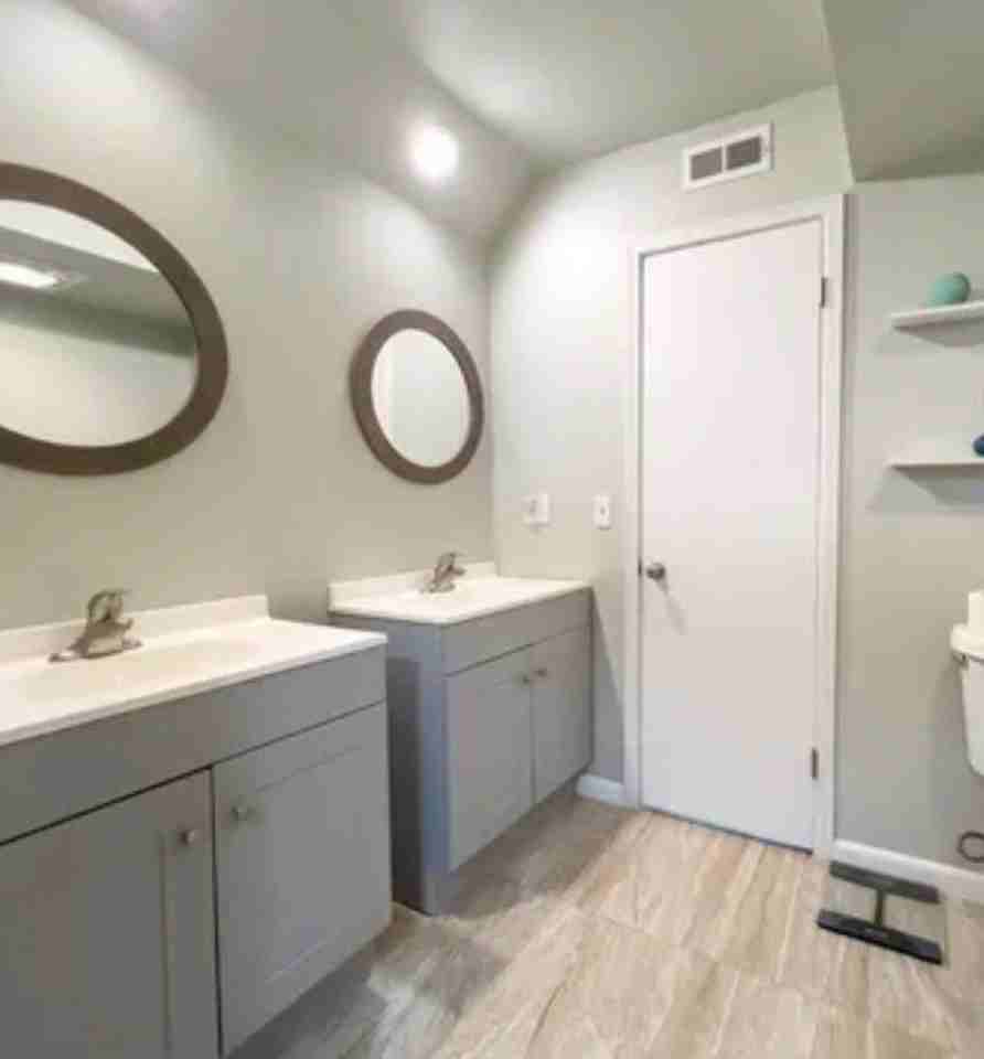 4045 Nw 34th St - Photo 6 of 17
