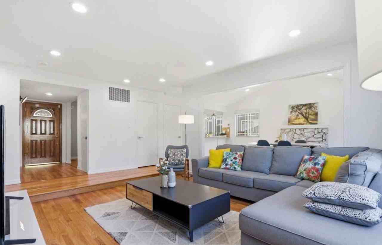 339 El Portal Way - Photo 3 of 10