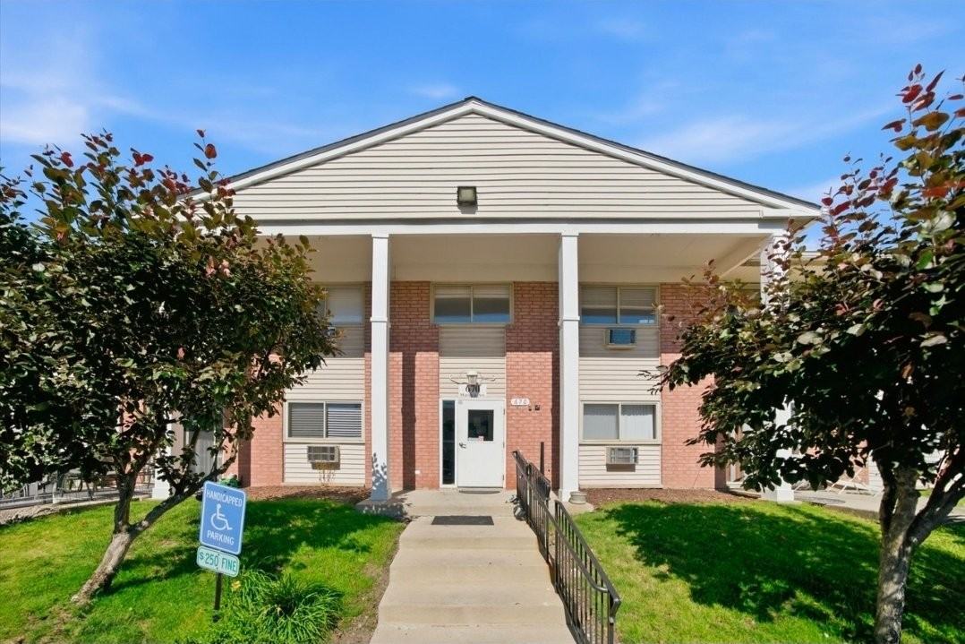 670 Marilyn Ave #208