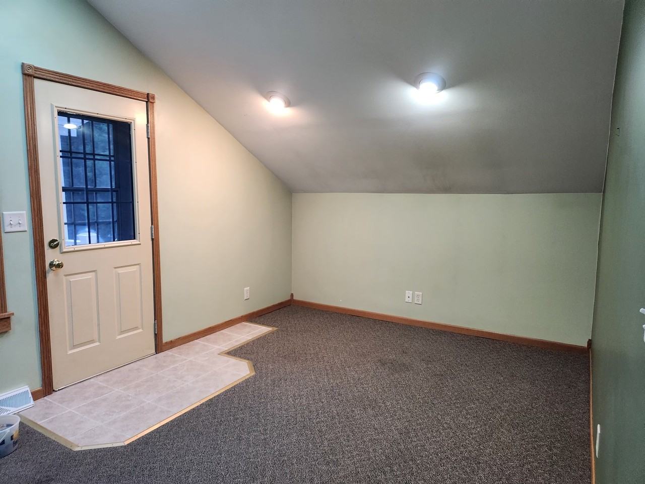 810 7th St - Photo 4 of 20