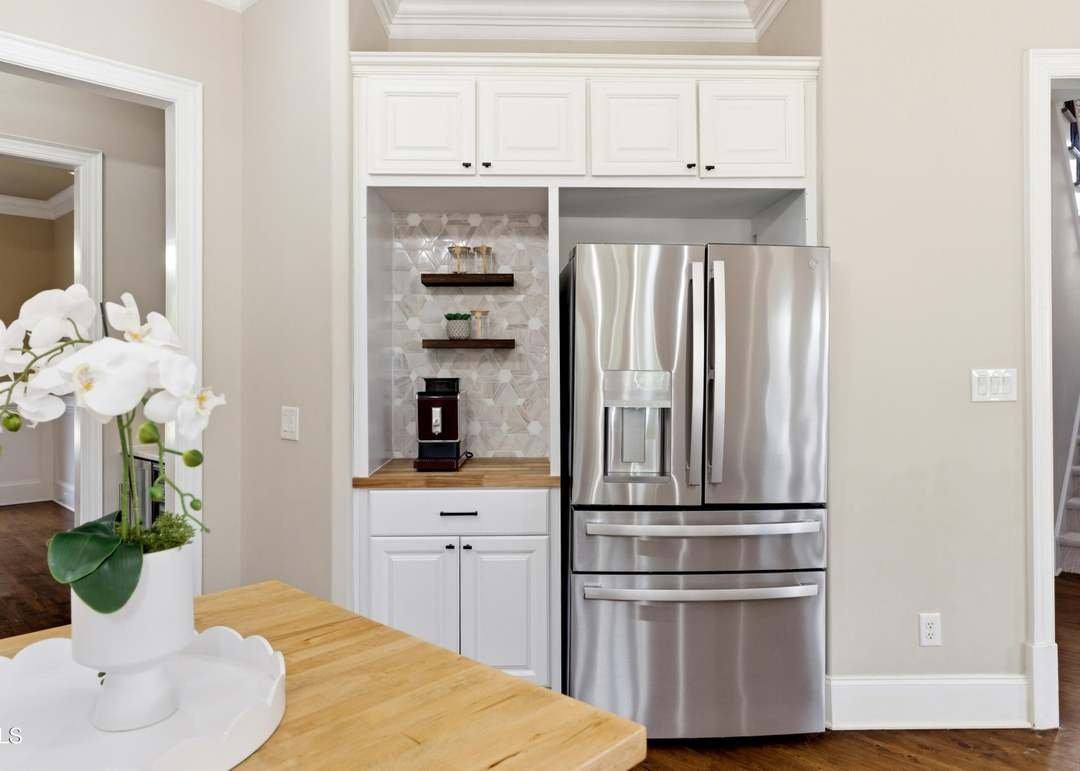 2515 Village Manor Way - Photo 3 of 18
