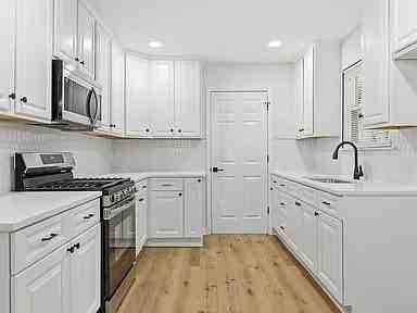 640 Amanda Pl - Photo 5 of 12
