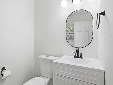 640 Amanda Pl - Photo 6 of 12