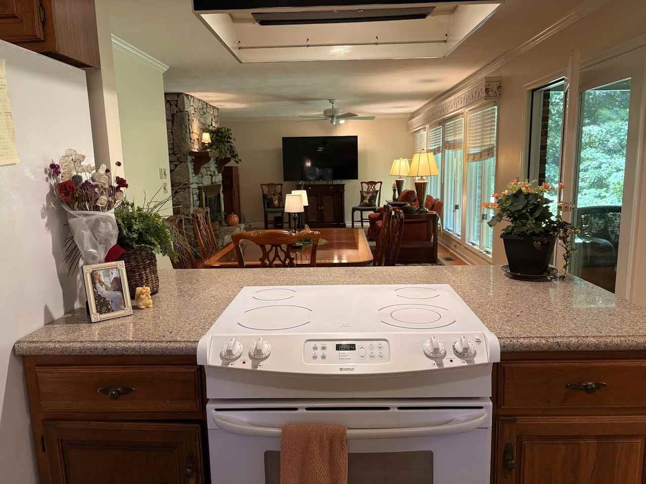 202 Thomas Rd - Photo 6 of 19