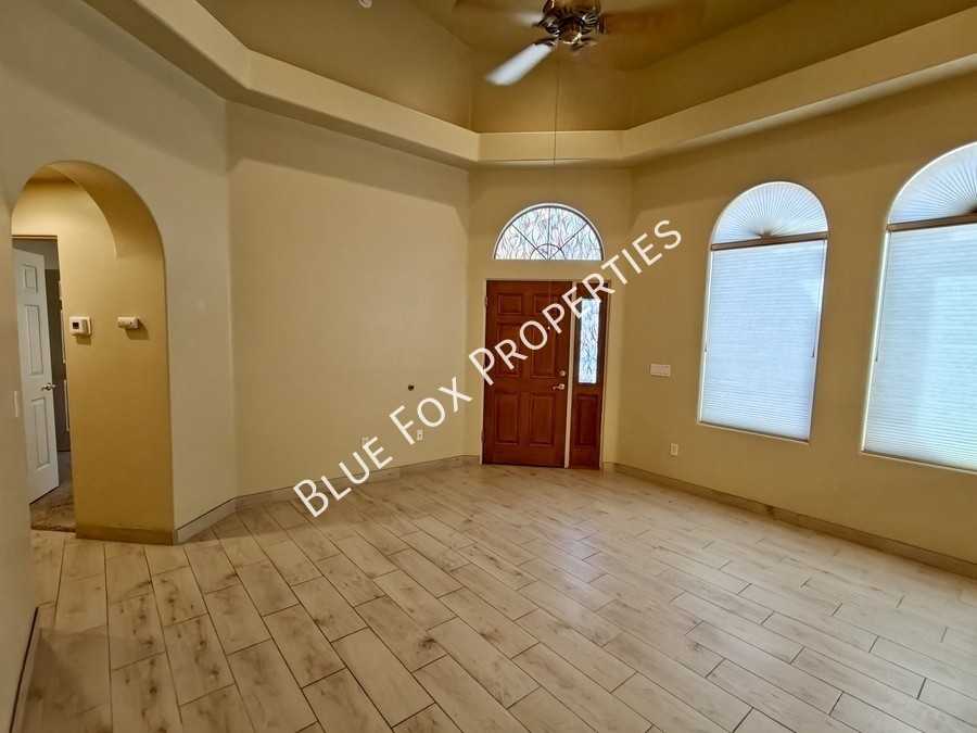 2353 W Via Di Silvio - Photo 4 of 22