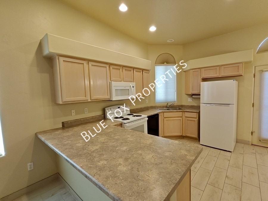 2353 W Via Di Silvio - Photo 6 of 22