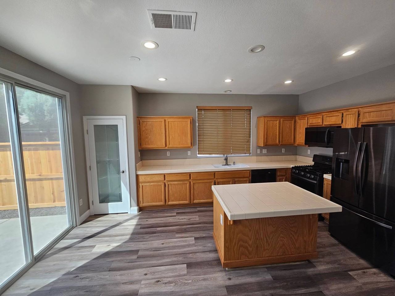 3261 Foggy Bank Way - Photo 4 of 15