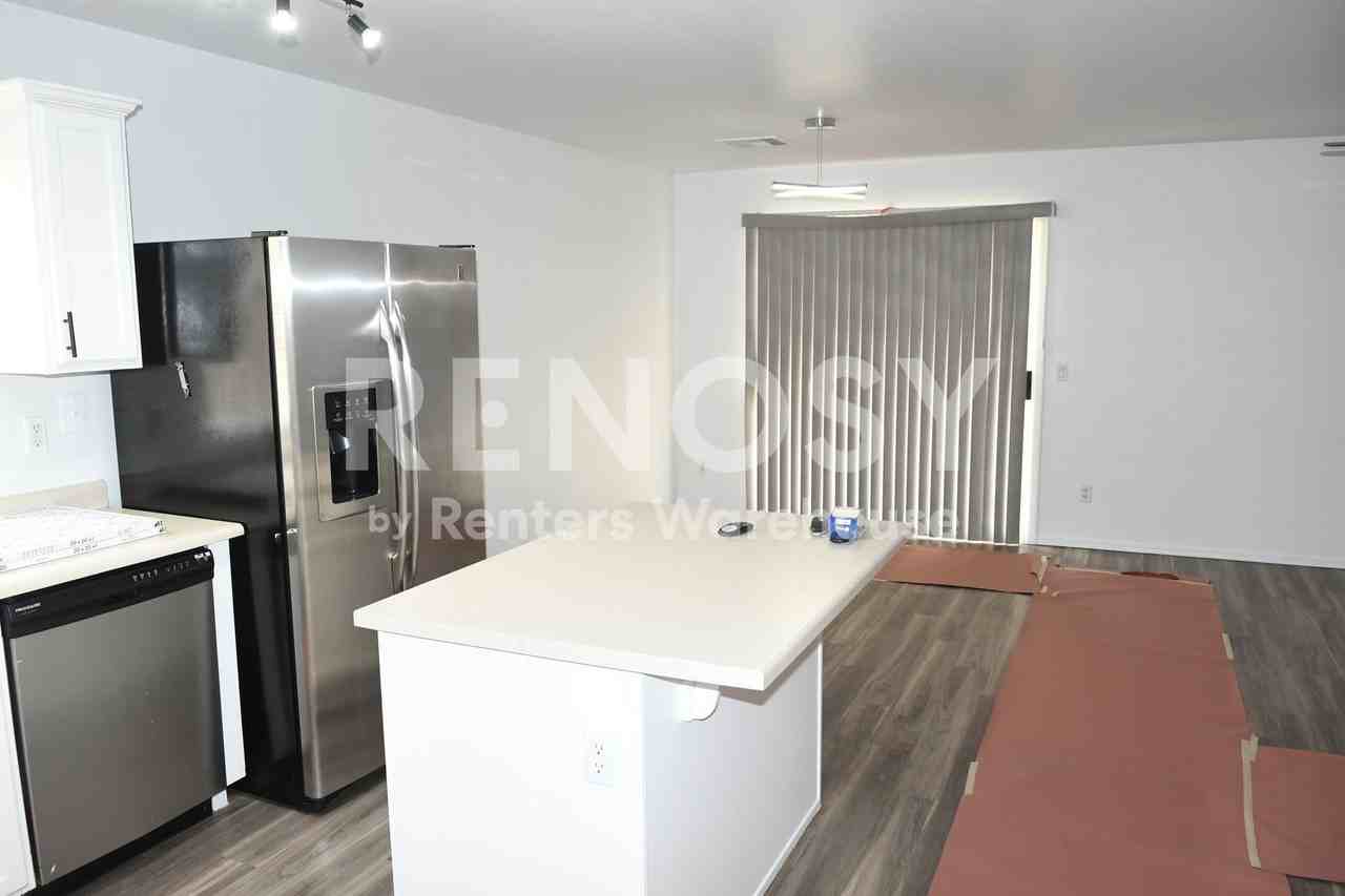 1623 E Silverbirch Ave - Photo 5 of 30