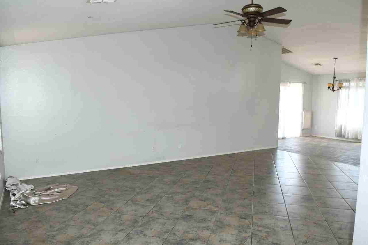 13950 W Maui Ln - Photo 2 of 18