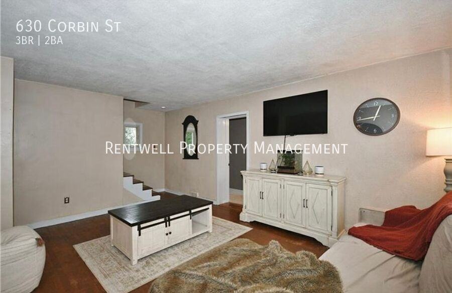 630 Corbin St - Photo 4 of 31
