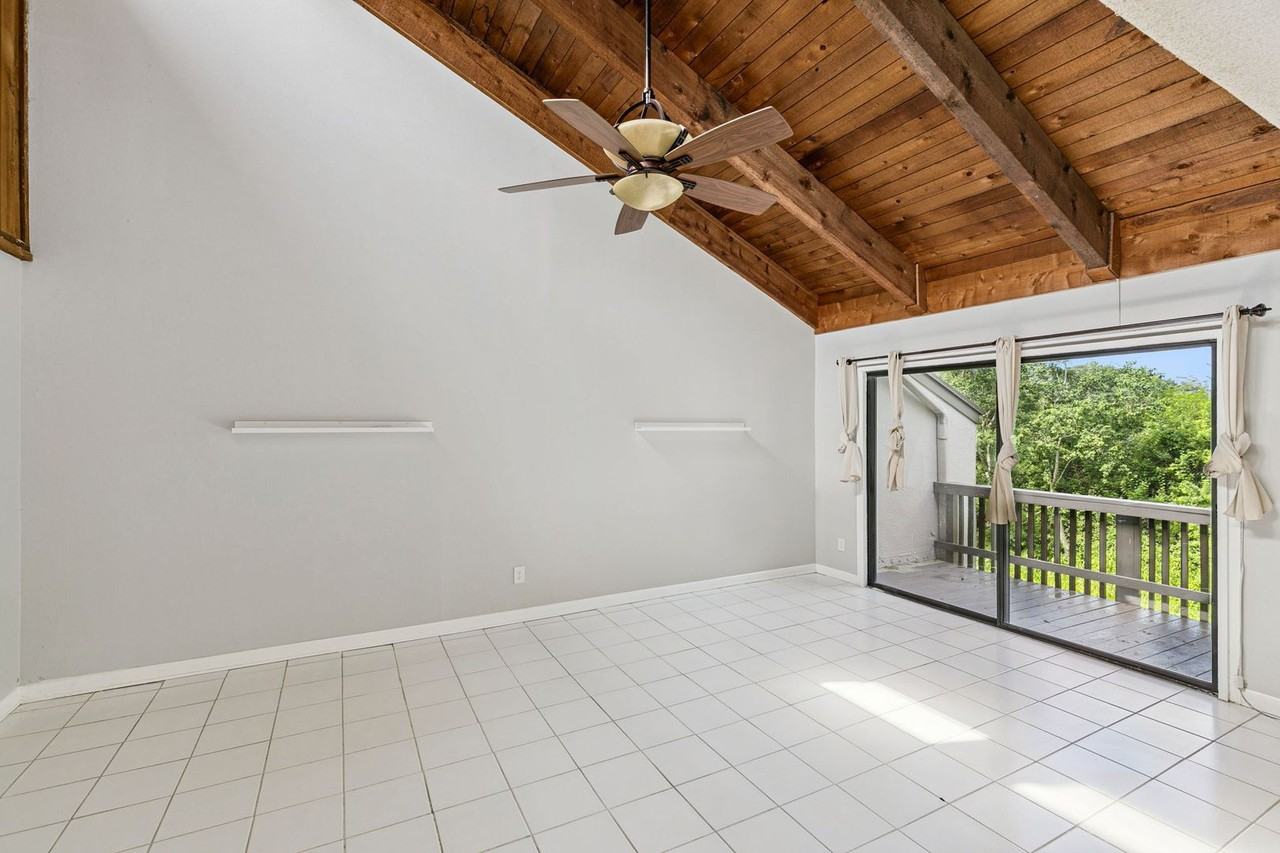 5339 Indian Creek Dr - Photo 5 of 17