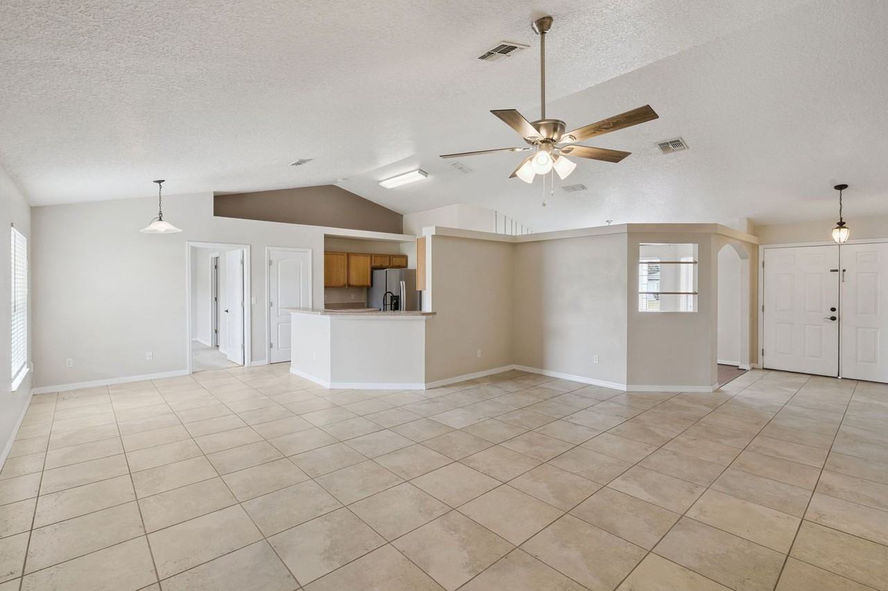 11434 Patrico Loop - Photo 2 of 15
