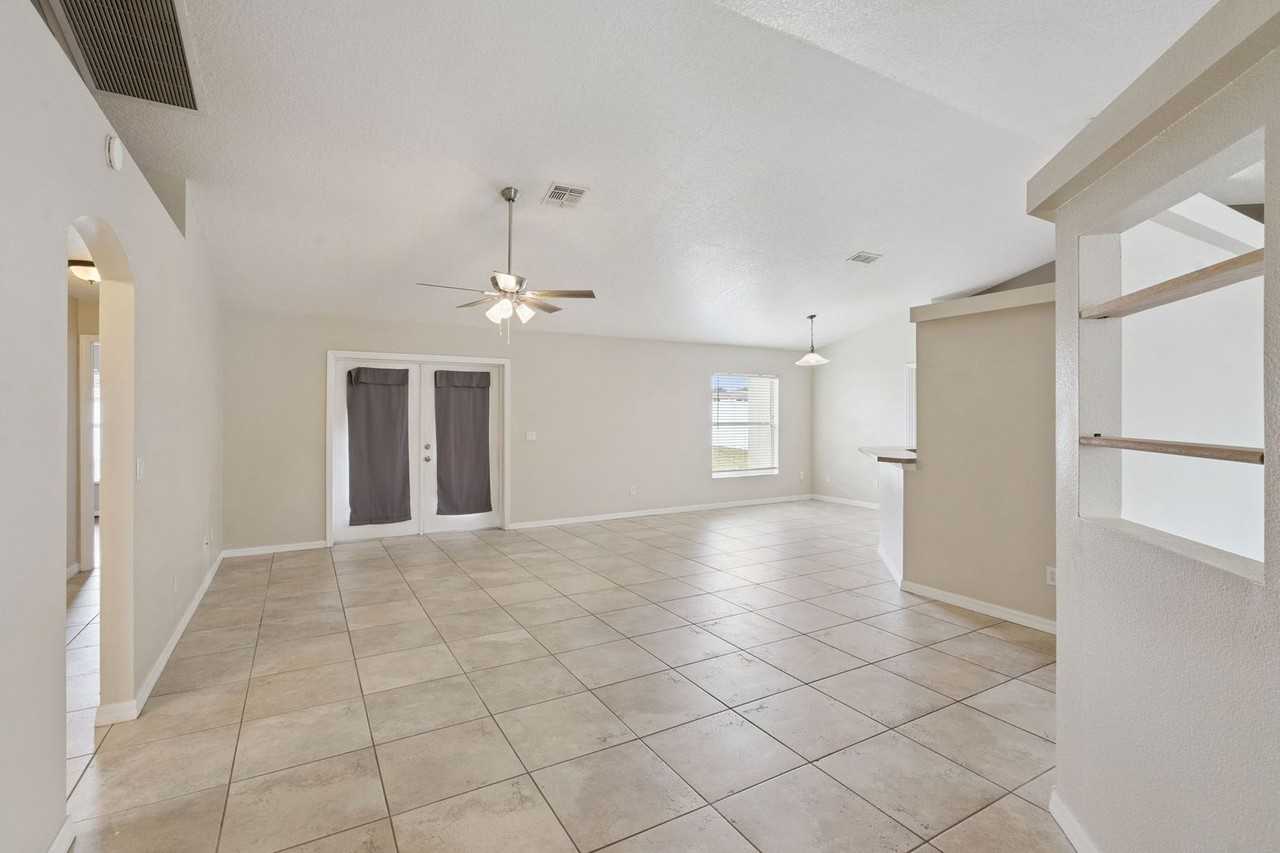 11434 Patrico Loop - Photo 3 of 15