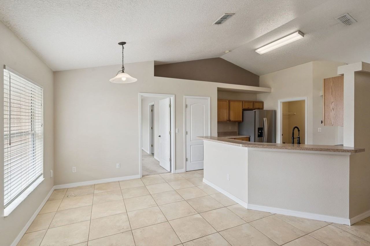 11434 Patrico Loop - Photo 4 of 15