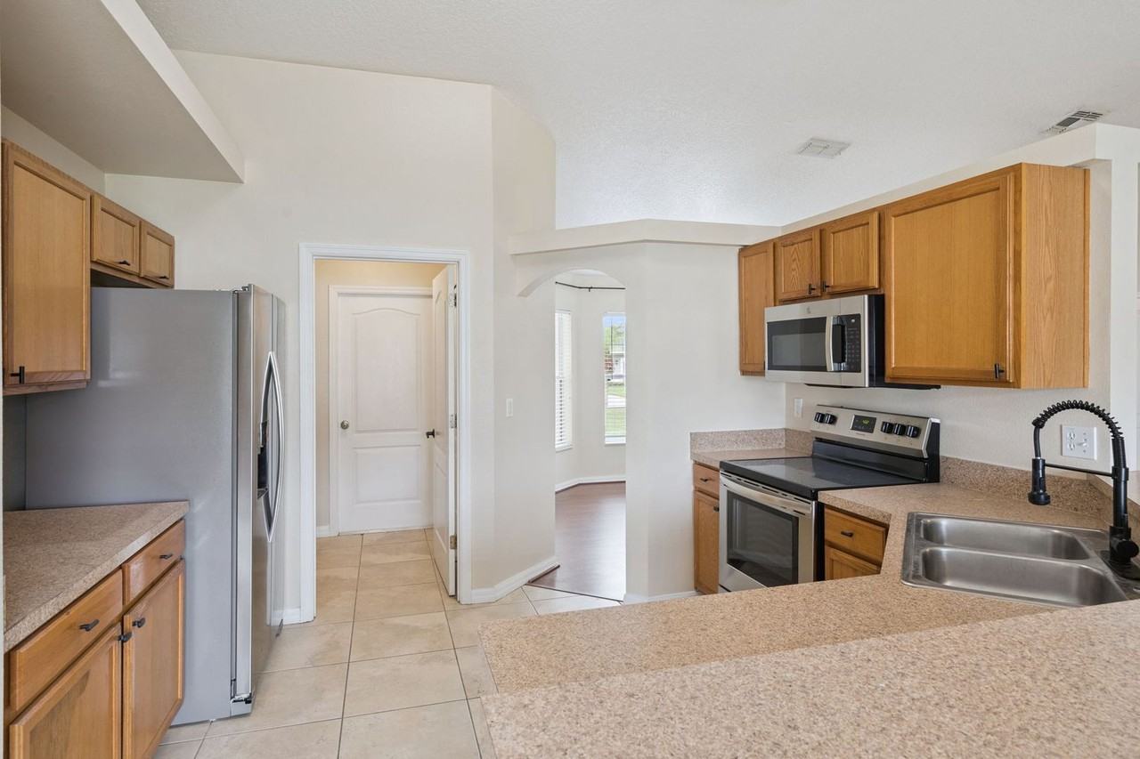 11434 Patrico Loop - Photo 5 of 15