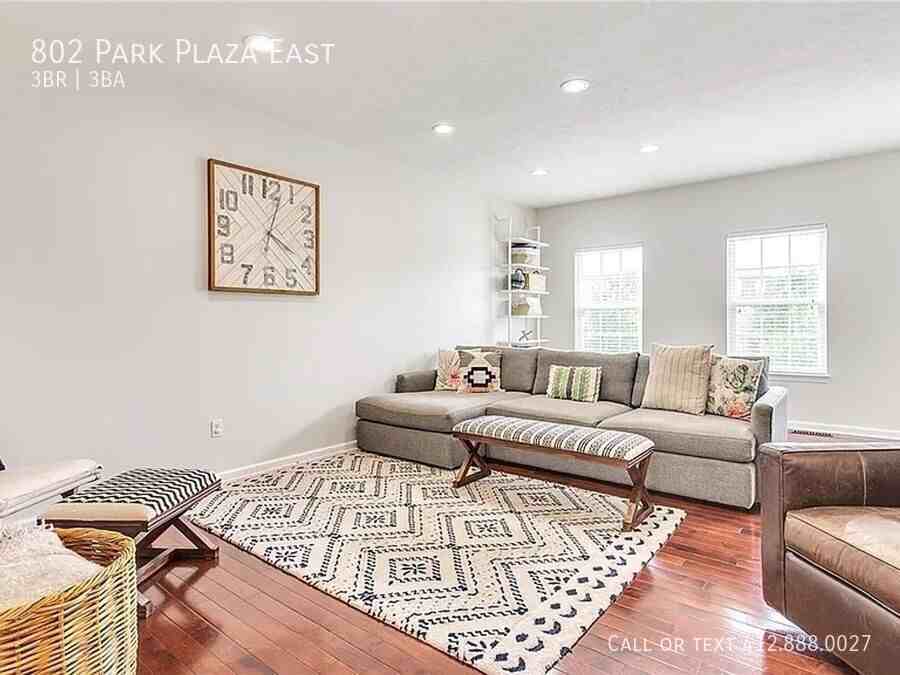 802 Park Plz E - Photo 2 of 17