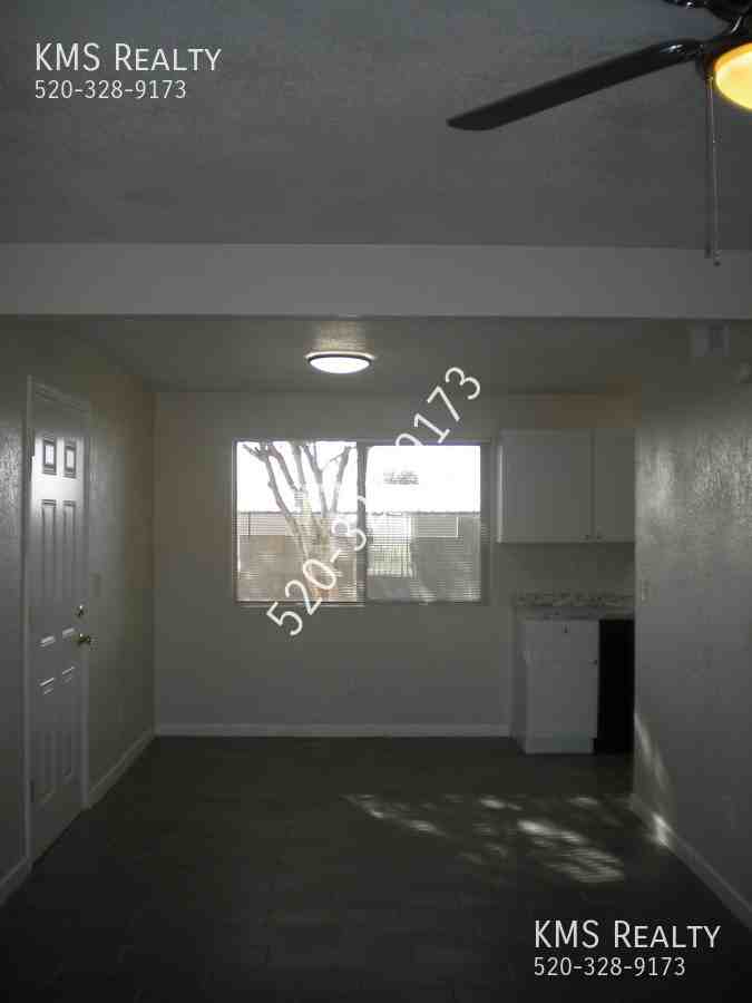 3636 S Marvin Pl - Photo 4 of 28