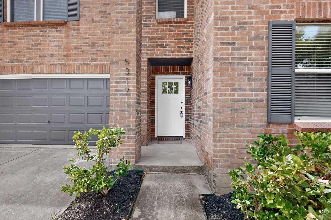 5317 Gingerwood Dr - Photo 6 of 48